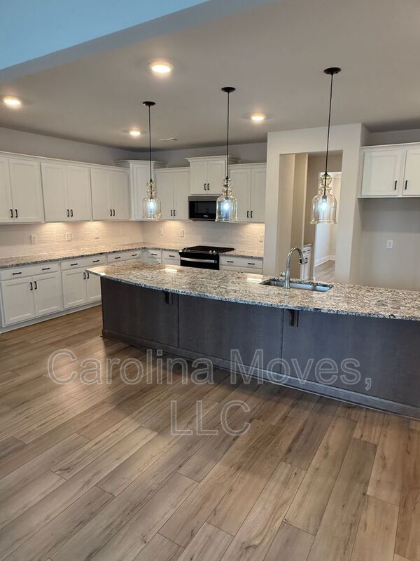 Foto del edificio - 521 Fenwick Dr