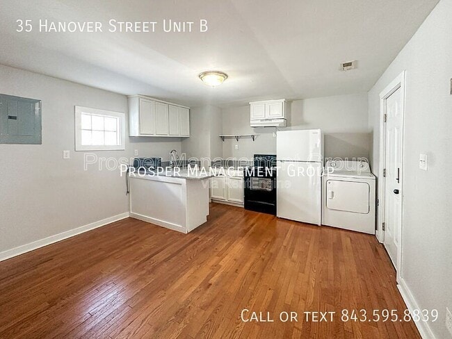 Building Photo - 35 Hanover St