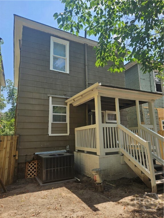 Building Photo - 714 W 38th St