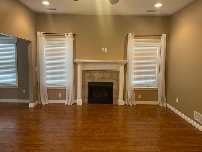 Foto del edificio - Pictures coming soon!  Beautiful 3 bedroom...