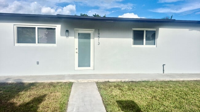 Building Photo - House
