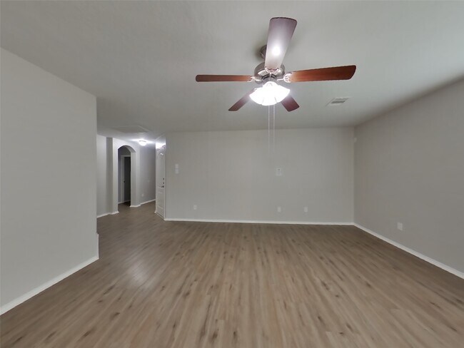 Foto del edificio - 4538 Newhope Terrace Ln