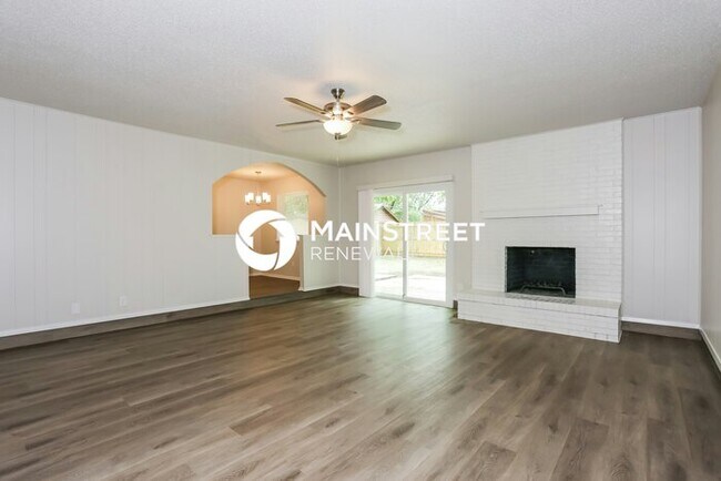 Foto del edificio - 3 Bedroom Pet-Friendly Home in Irving, TX with Main Street Renewal