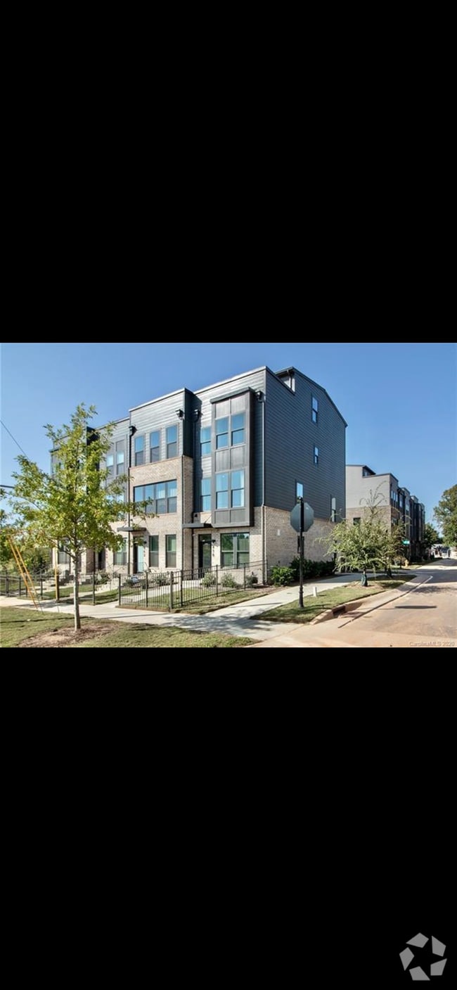 Building Photo - 458 W Tremont Ave