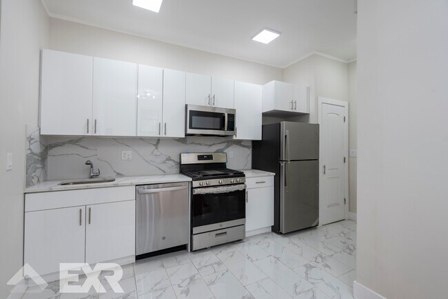 Foto del edificio - 647 Courtlandt Ave