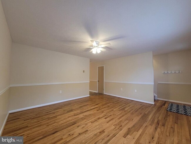 Building Photo - 113 Warren Cir