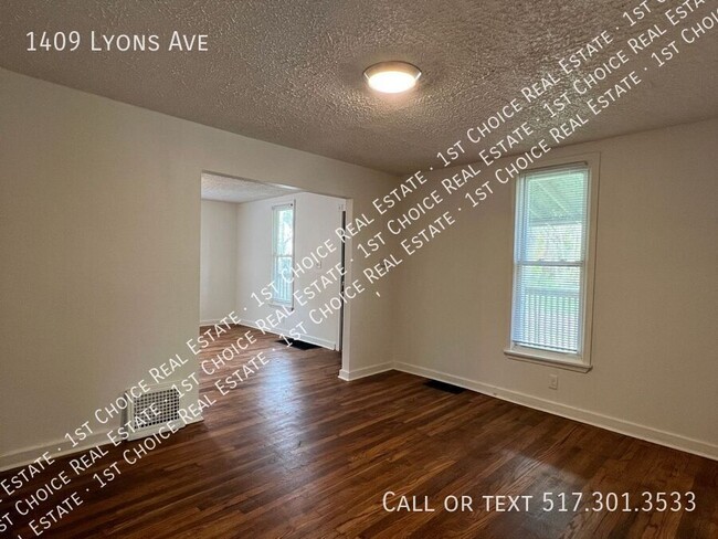 Building Photo - 1409 Lyons Ave