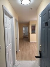 Building Photo - 414 Waterford Dr