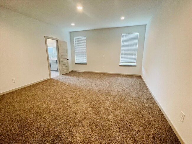 Building Photo - 1718 Bryson Heights Dr