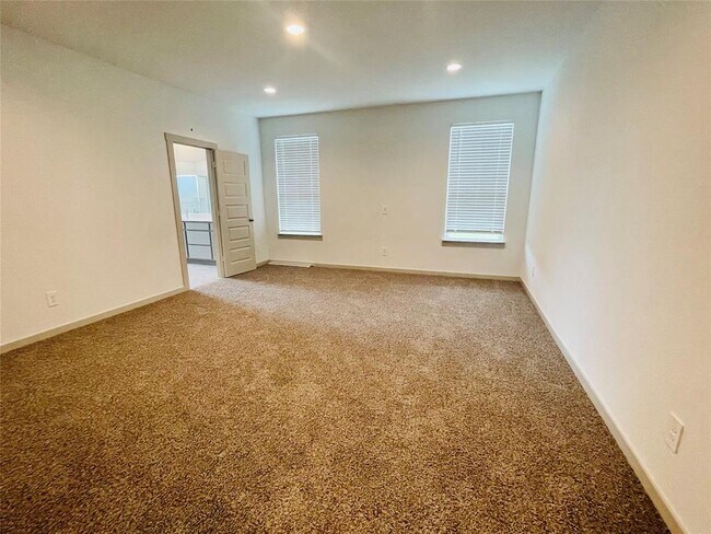Foto del edificio - 1718 Bryson Heights Dr