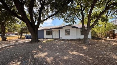 Building Photo - 1247 Seminole Dr