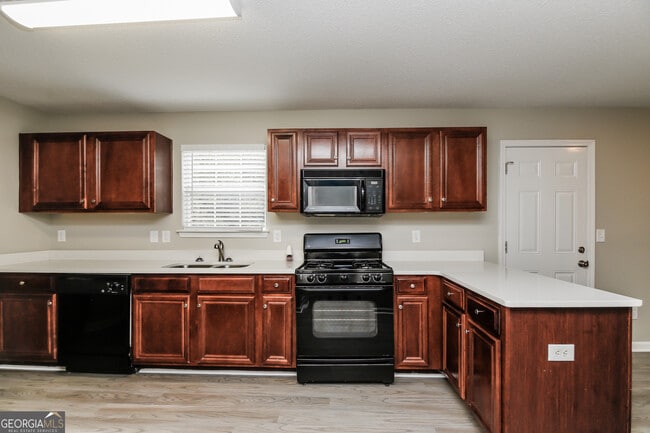 Building Photo - 6854 Fireside Ln