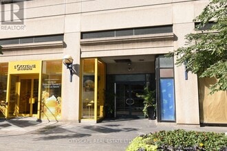 Building Photo - 102 Bloor St W