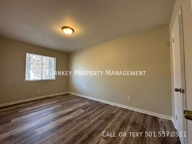 Foto del edificio - 5913 Lyndell Dr