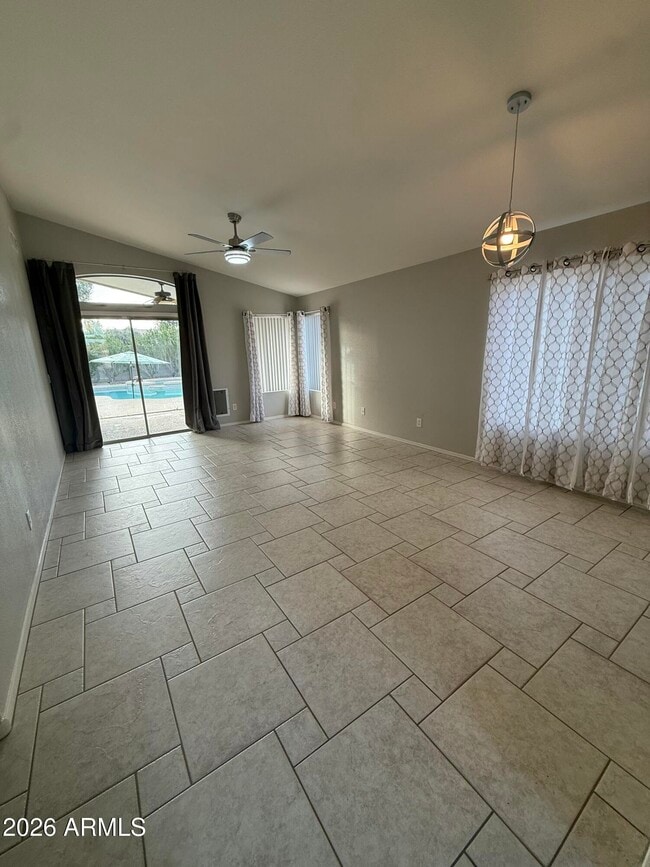 Foto del edificio - 1132 N Seton Ave