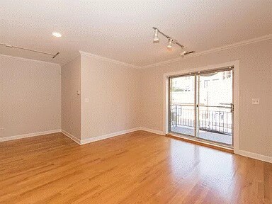 Primary Photo - 2124 N Hudson Ave