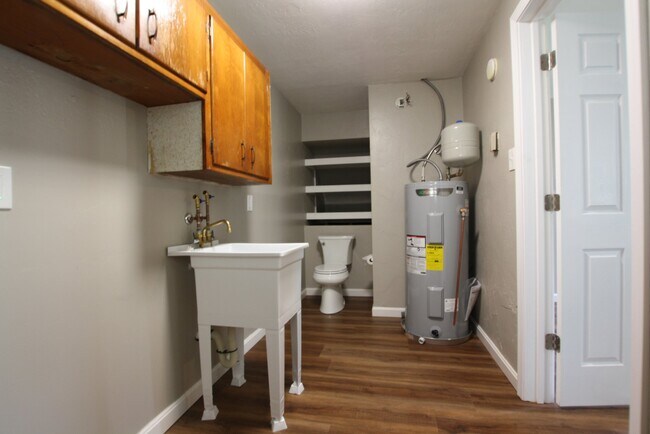 Foto del edificio - 709 Coulter St