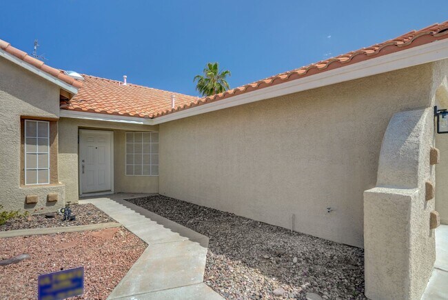 Foto del edificio - Remodeled Single Story, 4 Bedroom Home in Desert Shores