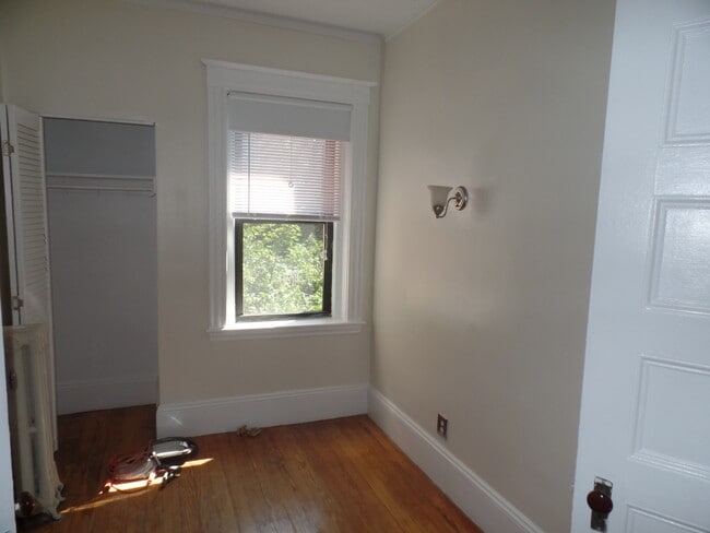 Building Photo - 1865 Beacon St