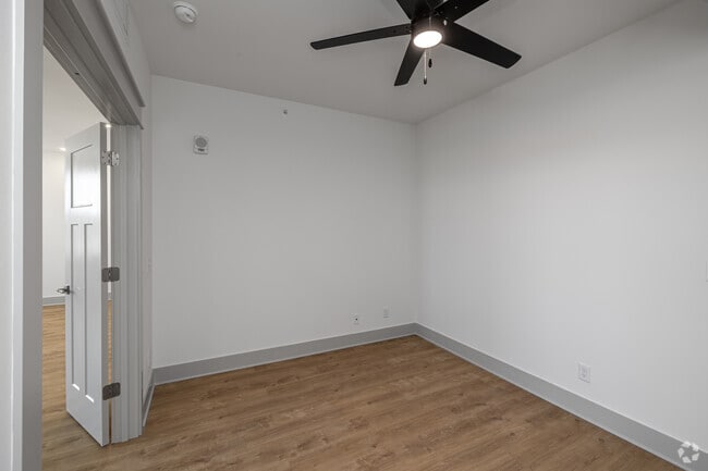 1BR, 1BA - 686SF - Bedroom - Ritter and Spool