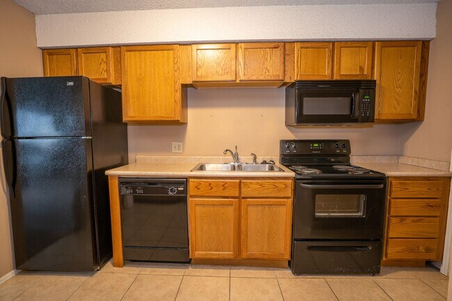 Foto del edificio - Gorgeous 3 Bed / 2 Bath! Coming soon!