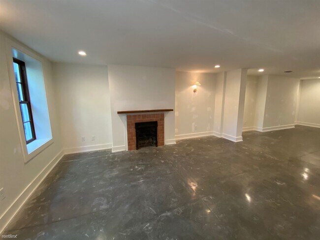 Foto del edificio - 2 br, 2 bath Apartment - 1 1/2 E Gordon St