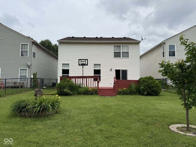 Foto del edificio - 8108 Maple Stream Ln