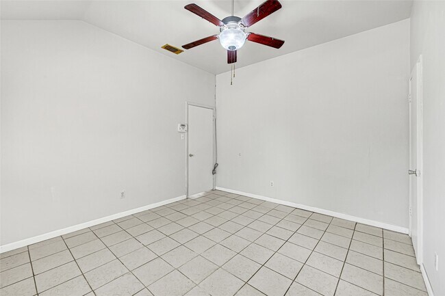 Foto del edificio - 22130 Jay Dr