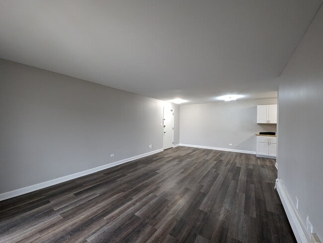Building Photo - 525 Hill Dr