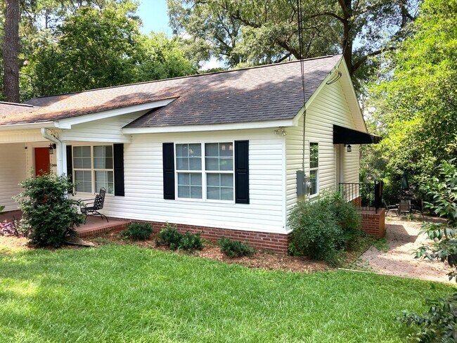 Foto del edificio - Charming 3 bed, 3 bath Home in Prime Augus...