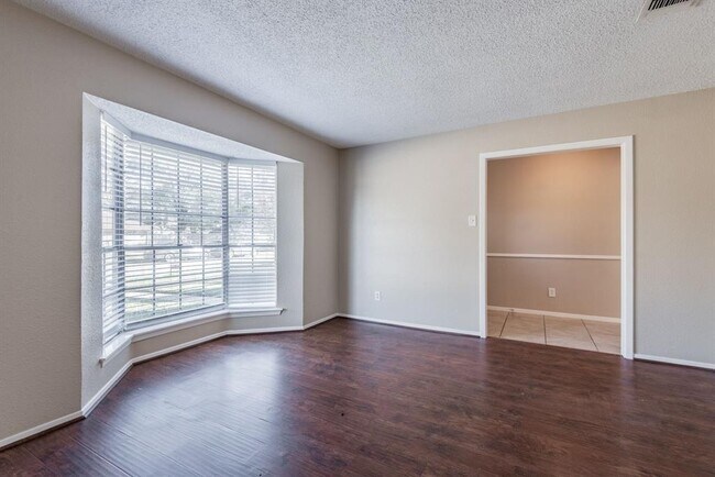 Building Photo - 11623 Barwood Bend Dr