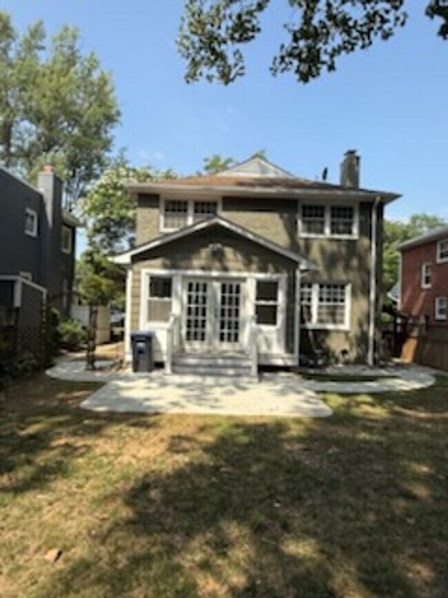 Foto del edificio - NEWLY UPDATED 4BR 3Bath in TREMENDOUS AU Park!