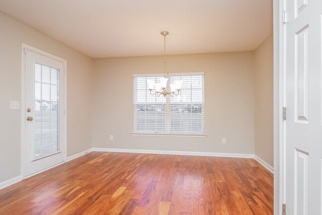Building Photo - 406 Birdstone Dr