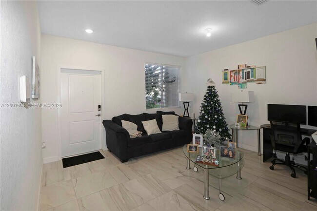 Foto del edificio - 2432 SE 10th St