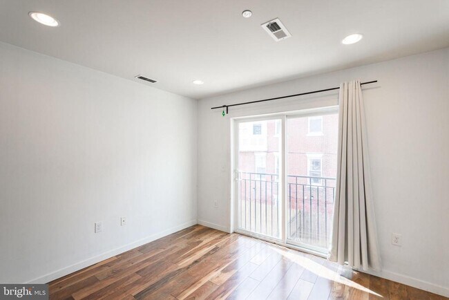 Building Photo - 132 S 46th St