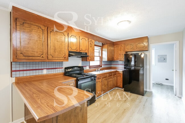 Building Photo - 413 Boling Rd