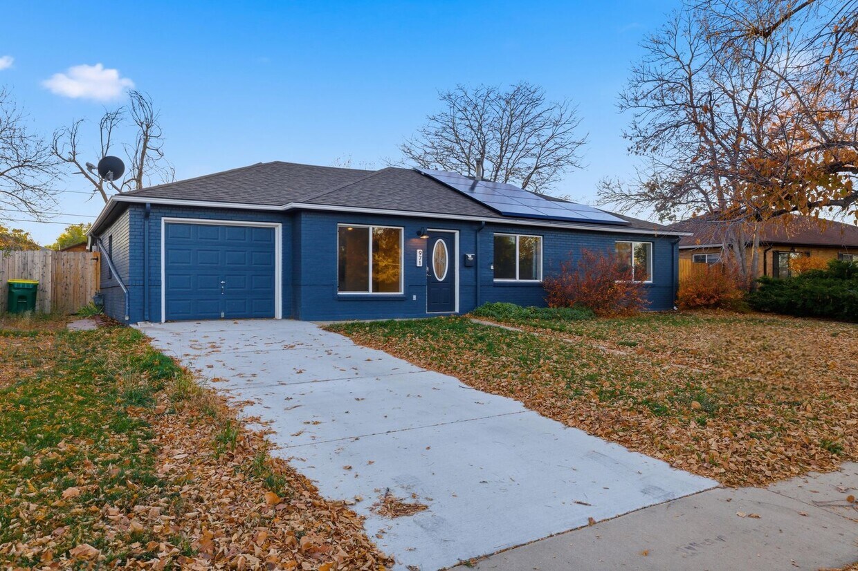 Primary Photo - Beautiful 3-Bedroom, 2 Bath Home With Grea...