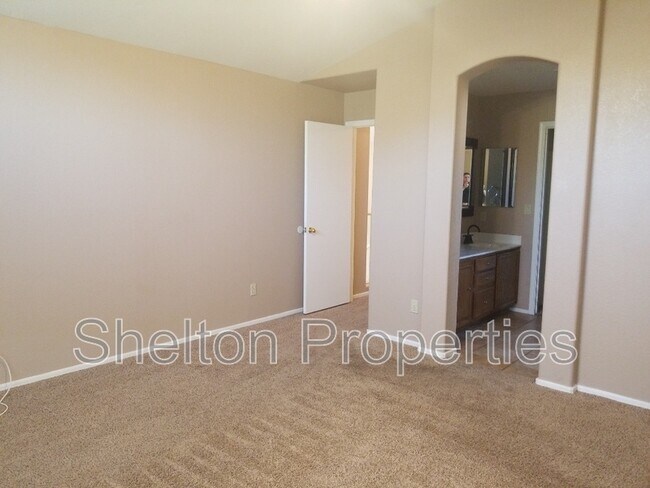 Foto del edificio - 6822 W Louise Dr