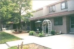 Foto del edificio - 1600 Park Ct