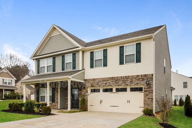 Building Photo - 1201 Quail Heights Dr