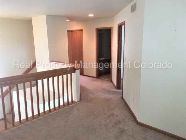 Foto del edificio - 4244 Gemstone Ln