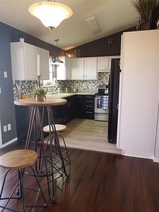 Foto del edificio - Southwest Wichita Home - Beautiful Interio...