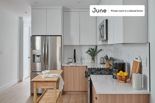 Building Photo - Crown Heights