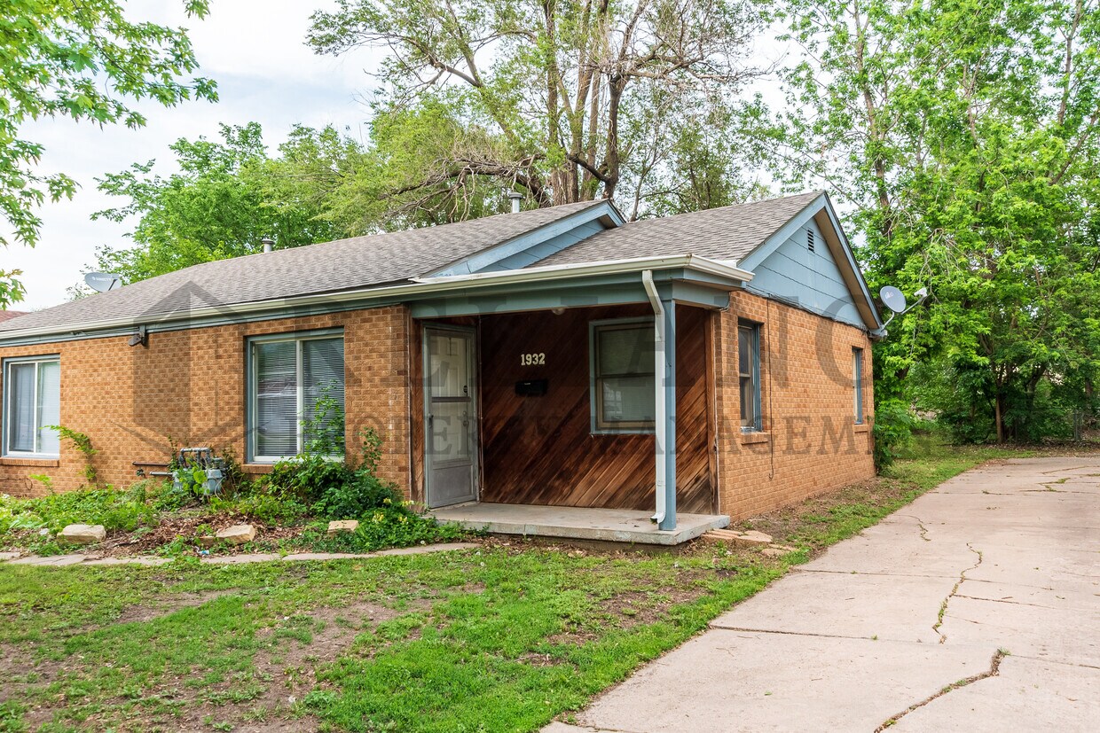 Primary Photo - 1932 N Garland St