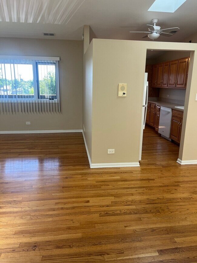 Foto del edificio - 10620 Ridgeland Ave
