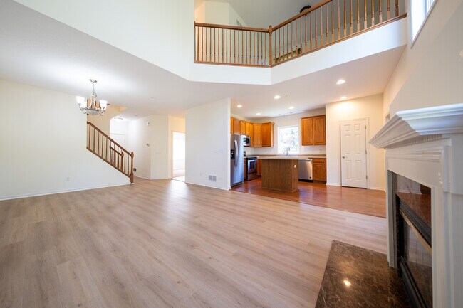 Building Photo - 15523 Lilac Dr