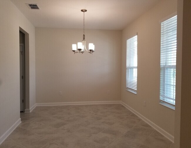 Foto del edificio - Spacious Oaks at Moss Park Home!