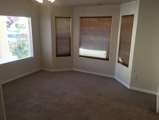 Foto del edificio - Clean, Quiet, and Cozy!  PET FRIENDLY!