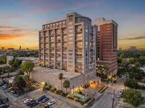 Building Photo - 2520 Robinhood St