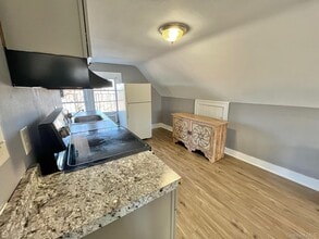 Building Photo - 49 Vernon Ave